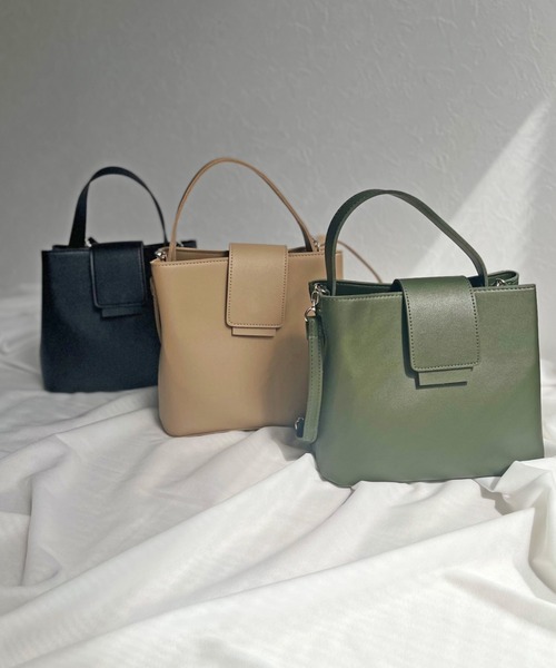 ISOOK(アイスー)の「【ZOZOTOWN限定】2way flap leather bag / 2wayフラップレザーバッグ(ハンドバッグ・レディース・ベージュ/ブラック/カーキ・FREE)」の6枚目の写真