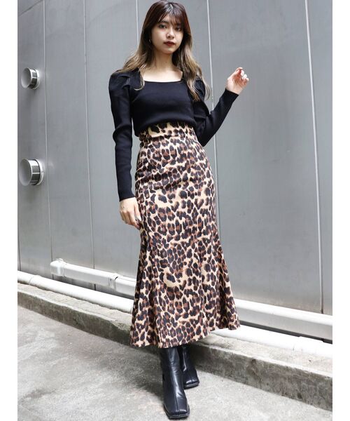 MURUA（ムルーア）の「スクエアネックパフショルダーニット（ニット/セーター・レディース・ブラック/ピンク/ブルー/アイボリー/ダークグレー・FREE）」の11枚目の写真