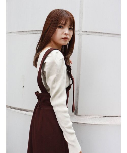 MURUA（ムルーア）の「スクエアネックパフショルダーニット（ニット/セーター・レディース・ブラック/ピンク/ブルー/アイボリー/ダークグレー・FREE）」の21枚目の写真