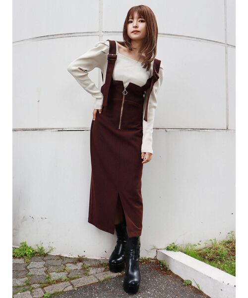 MURUA（ムルーア）の「スクエアネックパフショルダーニット（ニット/セーター・レディース・ブラック/ピンク/ブルー/アイボリー/ダークグレー・FREE）」の12枚目の写真