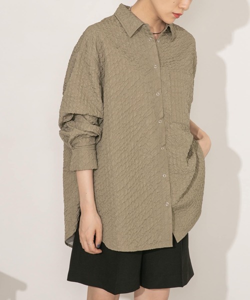 KBF(ケイビーエフ)の「フクレジャガードシャツ(シャツ/ブラウス・レディース・ブラック/カーキ/アイボリー・ONE)」の3枚目の写真