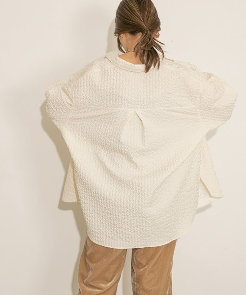 KBF(ケイビーエフ)の「フクレジャガードシャツ(シャツ/ブラウス・レディース・ブラック/カーキ/アイボリー・ONE)」の18枚目の写真