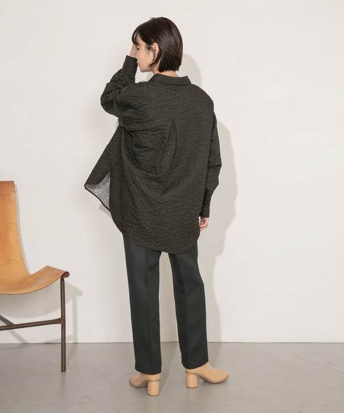 KBF(ケイビーエフ)の「フクレジャガードシャツ(シャツ/ブラウス・レディース・ブラック/カーキ/アイボリー・ONE)」の5枚目の写真