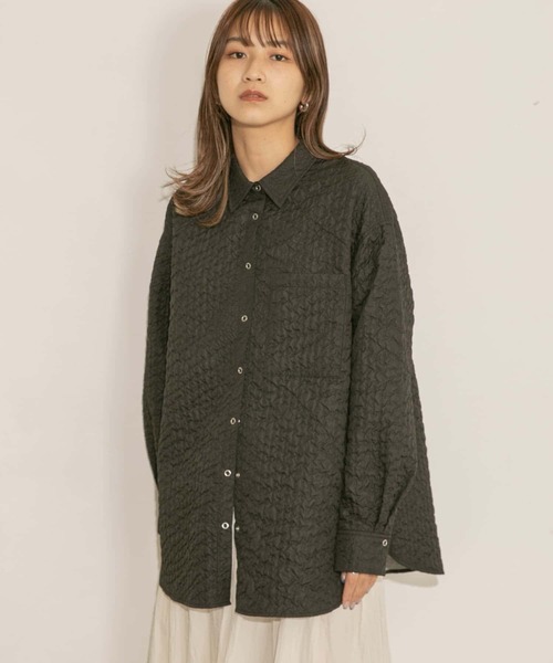 KBF(ケイビーエフ)の「フクレジャガードシャツ(シャツ/ブラウス・レディース・ブラック/カーキ/アイボリー・ONE)」の19枚目の写真