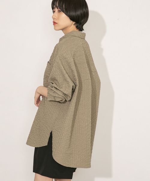 KBF(ケイビーエフ)の「フクレジャガードシャツ(シャツ/ブラウス・レディース・ブラック/カーキ/アイボリー・ONE)」の6枚目の写真