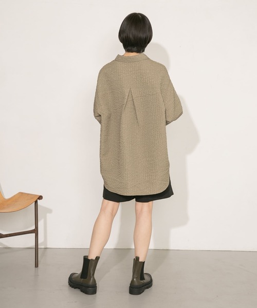 KBF(ケイビーエフ)の「フクレジャガードシャツ(シャツ/ブラウス・レディース・ブラック/カーキ/アイボリー・ONE)」の11枚目の写真