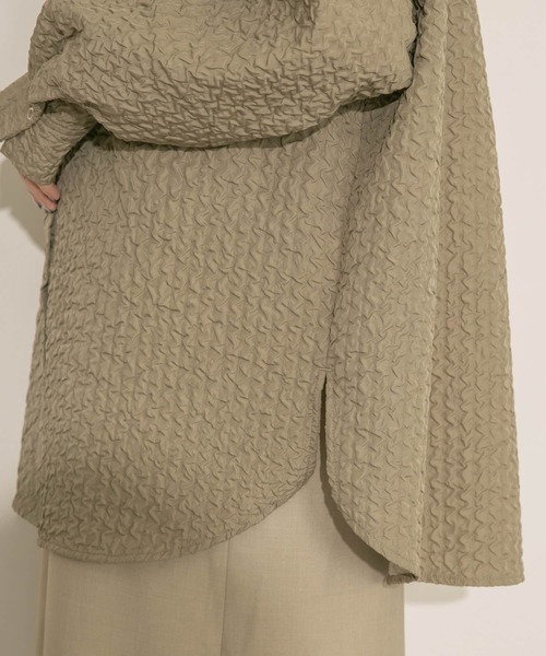 KBF(ケイビーエフ)の「フクレジャガードシャツ(シャツ/ブラウス・レディース・ブラック/カーキ/アイボリー・ONE)」の22枚目の写真