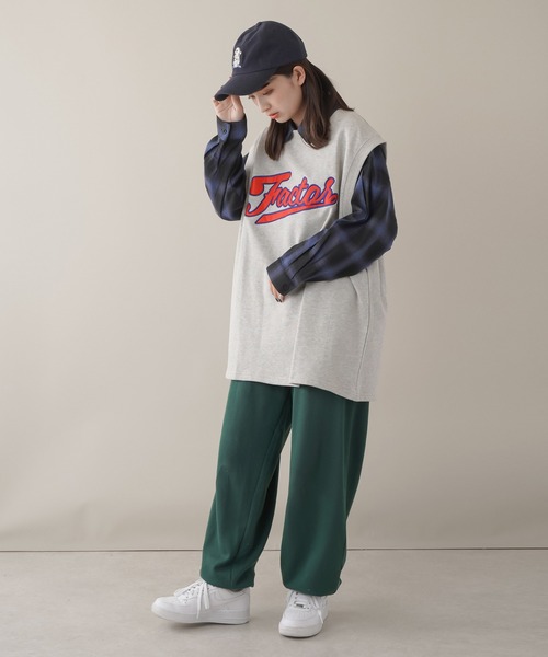 SPINNS（スピンズ）の「FACTORフロントロゴデザイン 裏毛スウェットベスト（スウェット・レディース・ブラック/ネイビー/マスタード/オートミール/杢グレー・ONESIZE）」の17枚目の写真