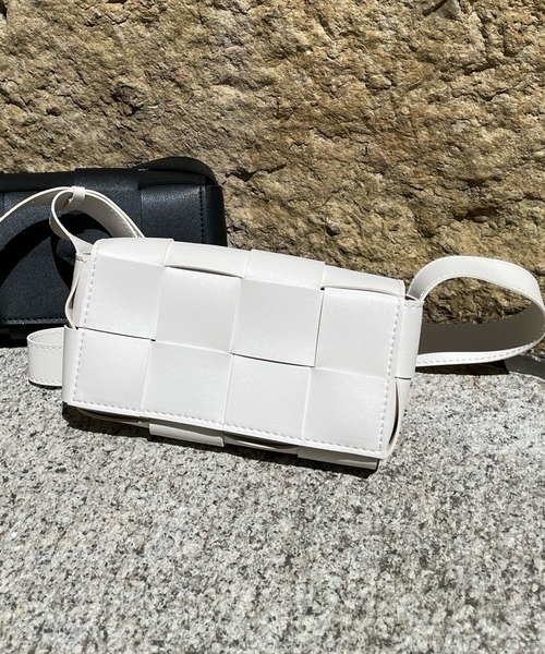 DouDou(ドゥドゥ)の「メッシュミニバッグ(ショルダーバッグ・レディース・ブラック/オフホワイト・FREE)」の1枚目の写真