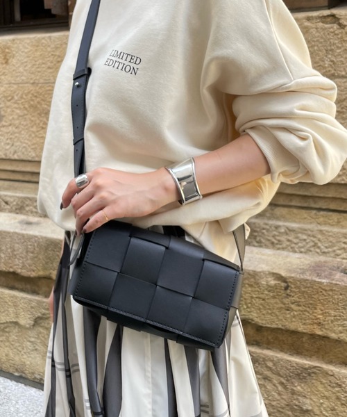 DouDou(ドゥドゥ)の「メッシュミニバッグ(ショルダーバッグ・レディース・ブラック/オフホワイト・FREE)」の3枚目の写真