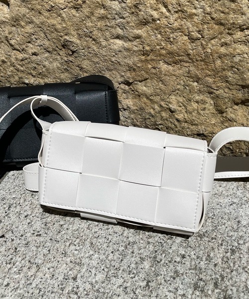 DouDou(ドゥドゥ)の「メッシュミニバッグ(ショルダーバッグ・レディース・ブラック/オフホワイト・FREE)」の4枚目の写真