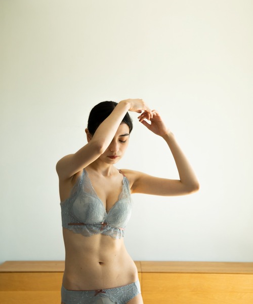 sue(スウ)の「【ショーツセット】【ふわふわパッドで超盛れる】【しっかり盛れるスーパーストレッチレース】【谷間メイク】 360°レース W UPハイストレッチワイヤレスブラ 下着セット(ブラ&ショーツ・レディース・ブルー/ピンク/ホワイト・S/M/L)」の10枚目の写真