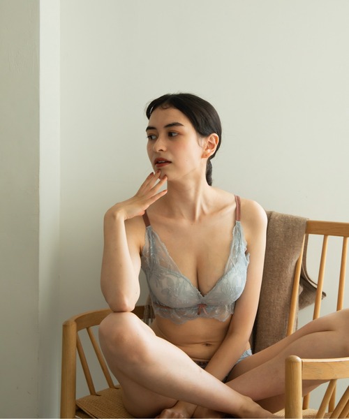 sue(スウ)の「【ショーツセット】【ふわふわパッドで超盛れる】【しっかり盛れるスーパーストレッチレース】【谷間メイク】 360°レース W UPハイストレッチワイヤレスブラ 下着セット(ブラ&ショーツ・レディース・ブルー/ピンク/ホワイト・S/M/L)」の13枚目の写真