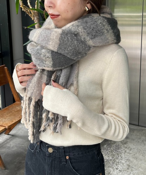 CAPRICIEUX LE'MAGE（カプリシューレマージュ）の「リサイクルストール（ストール/ショール・レディース・ベージュ/グレー・FREE）」の8枚目の写真