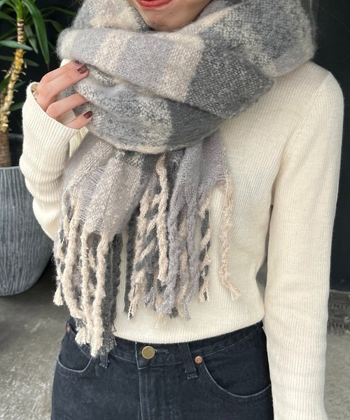 CAPRICIEUX LE'MAGE（カプリシューレマージュ）の「リサイクルストール（ストール/ショール・レディース・ベージュ/グレー・FREE）」の9枚目の写真