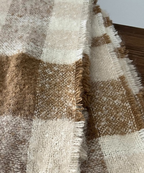 CAPRICIEUX LE'MAGE（カプリシューレマージュ）の「リサイクルストール（ストール/ショール・レディース・ベージュ/グレー・FREE）」の6枚目の写真