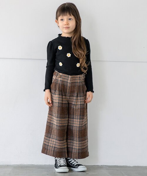 THE SHOP TK （ザ ショップ ティーケー ）の「【110-140】フリルリブハイネックニット（ニット/セーター・キッズ・ライトブルー/ブラック/イエロー・13/14/12/11）」の4枚目の写真