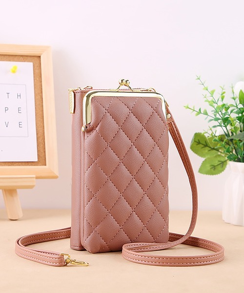 TABI PAL(タビパル)の「キルティング がま口型 ミニお財布ショルダー スマホ入れ(ショルダーバッグ・レディース・グリーン/ブラウン/ブラック/ピンク/ベージュ/ブルー・FREE)」の6枚目の写真