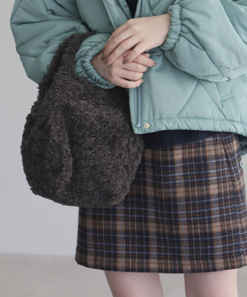 fredy emue（フレディエミュ）の「ファーボックストートバッグ（トートバッグ・レディース・チャコールグレー・FREE）」の3枚目の写真