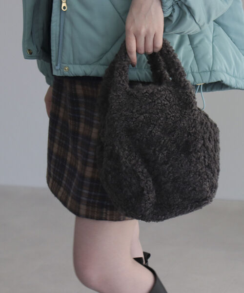 fredy emue（フレディエミュ）の「ファーボックストートバッグ（トートバッグ・レディース・チャコールグレー・FREE）」の5枚目の写真