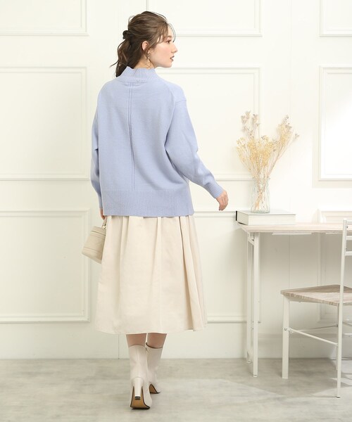 couture brooch（クチュールブローチ）の「◆【冬から春へ、シーズンレスに使える】マットタフタタックスカート（スカート・レディース・オフホワイト/ブラック/パープル系4/ダークグリーン・38/40/42）」の5枚目の写真