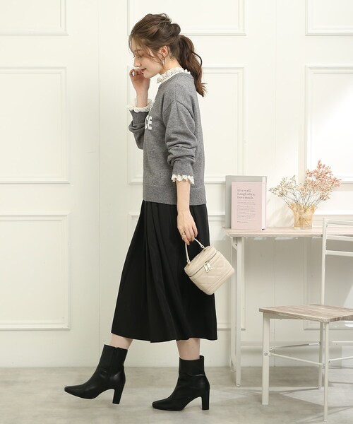 couture brooch（クチュールブローチ）の「◆【冬から春へ、シーズンレスに使える】マットタフタタックスカート（スカート・レディース・オフホワイト/ブラック/パープル系4/ダークグリーン・38/40/42）」の17枚目の写真