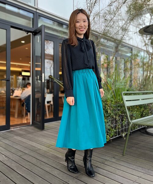 couture brooch（クチュールブローチ）の「◆【冬から春へ、シーズンレスに使える】マットタフタタックスカート（スカート・レディース・オフホワイト/ブラック/パープル系4/ダークグリーン・38/40/42）」の21枚目の写真