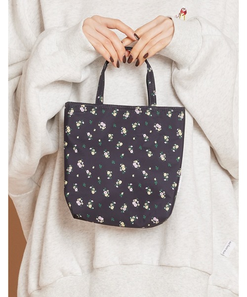 Little sunny bite（リトルサニーバイト）の「Satin flower mini bag（ショルダーバッグ・レディース・ブラック/ホワイト/ピンク・FREE）」の3枚目の写真