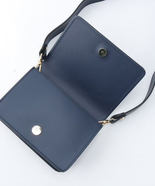 AULENTTI（オウレンティ）の「【AULENTTI/オウレンティ】レザーアコーディオンBAG：バッグ（ショルダーバッグ・レディース・ブラック/ネイビー・FREE）」の9枚目の写真