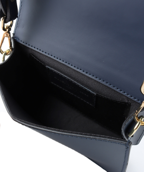 AULENTTI（オウレンティ）の「【AULENTTI/オウレンティ】レザーアコーディオンBAG：バッグ（ショルダーバッグ・レディース・ブラック/ネイビー・FREE）」の11枚目の写真