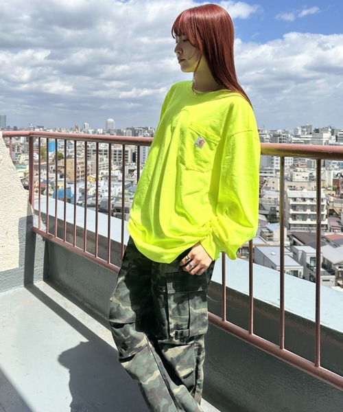 Carhartt（カーハート）の「Carhartt(カーハート)/ルーズフィット ロンT ポケT USA規格 ヘビーウェイト ビッグサイズ オーバーサイズ 6.5Oz ユニセックス ポケット付き コットン 長袖 ロンT K126（Tシャツ/カットソー・レディース・グレー/チャコールグレー/ダークブラウン/ホワイト/オリーブ/ブラック/ネイビー/グリーン/ライム/ワインレッド/オレンジ・XL/M/S/L/XXL）」の20枚目の写真