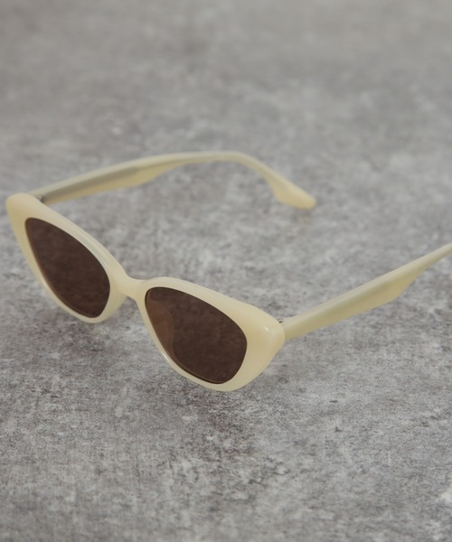 Cheek（チーク）の「シンプルサングラス（サングラス・レディース・ベージュ/ブラウン/ブラック・FREE）」の7枚目の写真