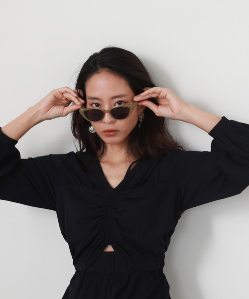 Cheek（チーク）の「シンプルサングラス（サングラス・レディース・ベージュ/ブラウン/ブラック・FREE）」の10枚目の写真