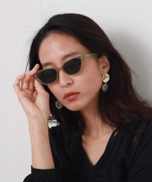 Cheek（チーク）の「シンプルサングラス（サングラス・レディース・ベージュ/ブラウン/ブラック・FREE）」の18枚目の写真