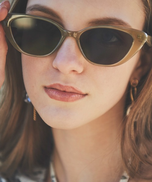 Cheek（チーク）の「シンプルサングラス（サングラス・レディース・ベージュ/ブラウン/ブラック・FREE）」の8枚目の写真