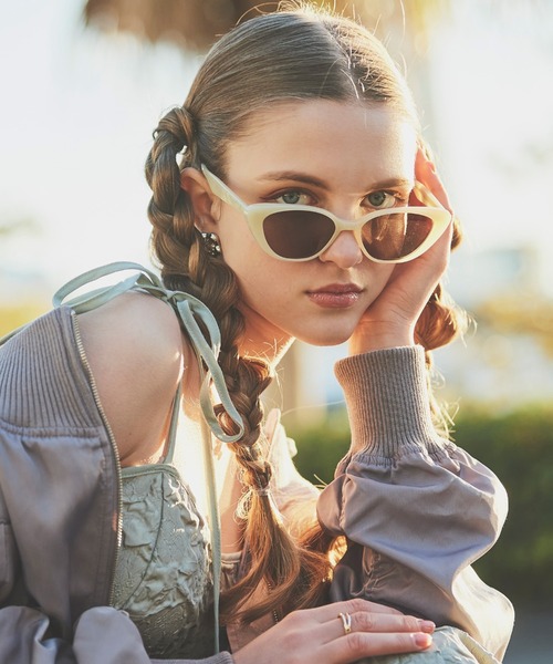 Cheek（チーク）の「シンプルサングラス（サングラス・レディース・ベージュ/ブラウン/ブラック・FREE）」の17枚目の写真