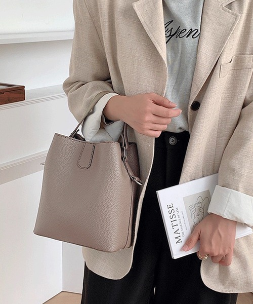 Chaco closet（チャコ クローゼット）の「2WAYワンハンドル ショルダーバッグ（ショルダーバッグ・レディース・ベージュ/キャメル/グレイッシュベージュ/アイボリー/ブラック・FREE）」の8枚目の写真