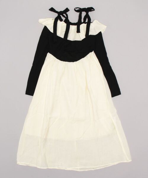 Jasmine Grandiflorum（ジャスミングランディフローラム）の「【Jasmine】オフショルフリルワンピース（ワンピース・レディース・ブラック/ホワイト・SMALL/MEDIUM/LARGE）」の4枚目の写真