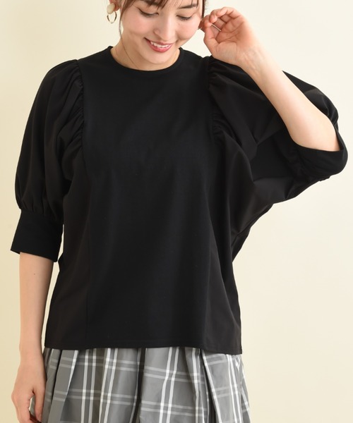 INTERPLANET(インタープラネット)の「異素材ボリューム袖プルオーバー(Tシャツ/カットソー・レディース・ブラック/グレイッシュベージュ/オフホワイト・FREE)」の3枚目の写真