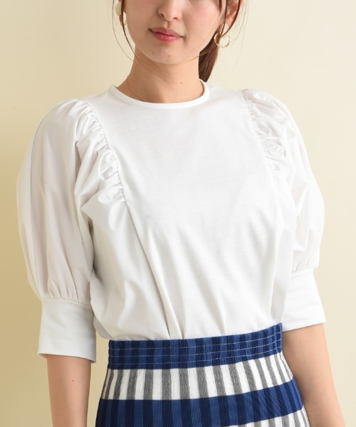 INTERPLANET(インタープラネット)の「異素材ボリューム袖プルオーバー(Tシャツ/カットソー・レディース・ブラック/グレイッシュベージュ/オフホワイト・FREE)」の21枚目の写真