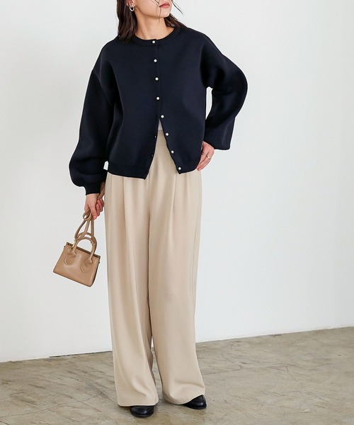 KOBE LETTUCE(コウベレタス)の「パールボタン毛玉レスニットカーディガン(カーディガン/ボレロ・レディース・オフホワイト/ネイビー/ラベンダー/ホワイト×ブラック/ホワイト系その他/ネイビー系/サーモンピンク/パープル/ホワイト系・FREE)」の15枚目の写真