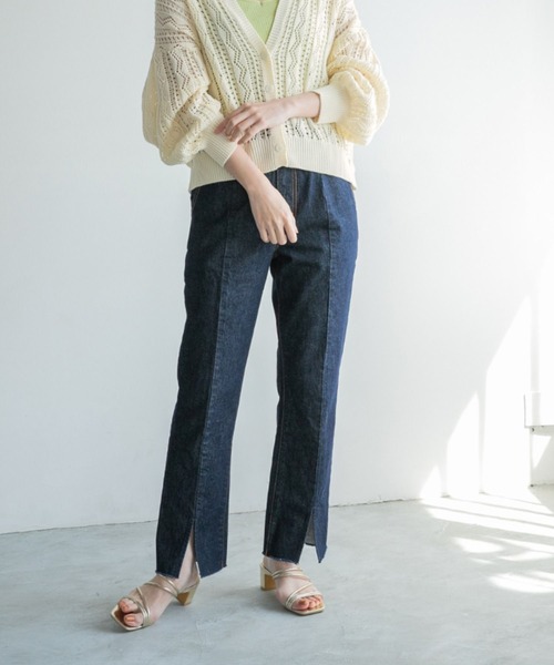 LOWRYS FARM（ローリーズファーム）の「ＣＯＮＥスリットデニムパンツ＊　177908（デニムパンツ・レディース・ネイビー/アイボリー/ライトブルー・SMALL/MEDIUM/LARGE）」の2枚目の写真