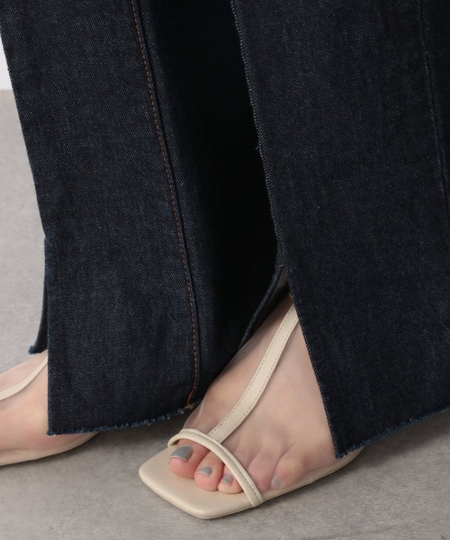 LOWRYS FARM（ローリーズファーム）の「ＣＯＮＥスリットデニムパンツ＊　177908（デニムパンツ・レディース・ネイビー/アイボリー/ライトブルー・SMALL/MEDIUM/LARGE）」の12枚目の写真