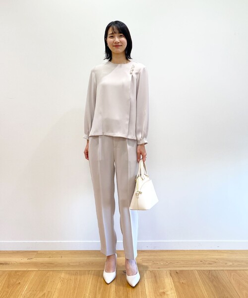 OPAQUE.CLIP（オペークドットクリップ）の「◆ガルーダダブルクロス テーパードパンツ（その他パンツ・レディース・ライトグレー/ブラック・36/38/40/42）」の3枚目の写真