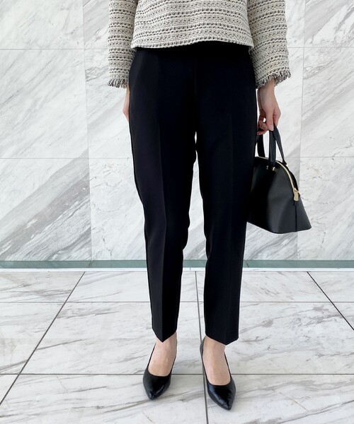 OPAQUE.CLIP（オペークドットクリップ）の「◆ガルーダダブルクロス テーパードパンツ（その他パンツ・レディース・ライトグレー/ブラック・36/38/40/42）」の8枚目の写真