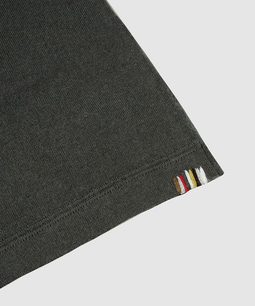 extreme cashmere（エクストリーム　カシミヤ）の「n°267 tina（Tシャツ/カットソー・レディース・チャコールグレー・ONE SIZE）」の3枚目の写真