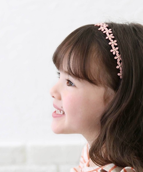 Rora(ローラ)の「リッツ フラワー カチューシャ(カチューシャ・キッズ・パープル/ピンク/クリーム・FREE)」の7枚目の写真