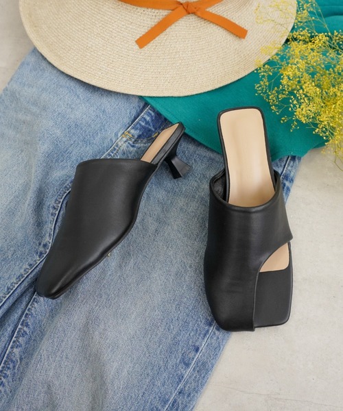 Fabby fabby（ファビィーファビィー）の「サムトングスクエアピンヒールサンダル（サンダル・レディース・オフホワイト/ベージュ/ブラック・MEDIUM/LARGE/SMALL）」の9枚目の写真