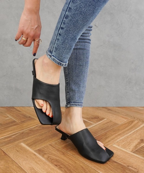 Fabby fabby（ファビィーファビィー）の「サムトングスクエアピンヒールサンダル（サンダル・レディース・オフホワイト/ベージュ/ブラック・MEDIUM/LARGE/SMALL）」の12枚目の写真