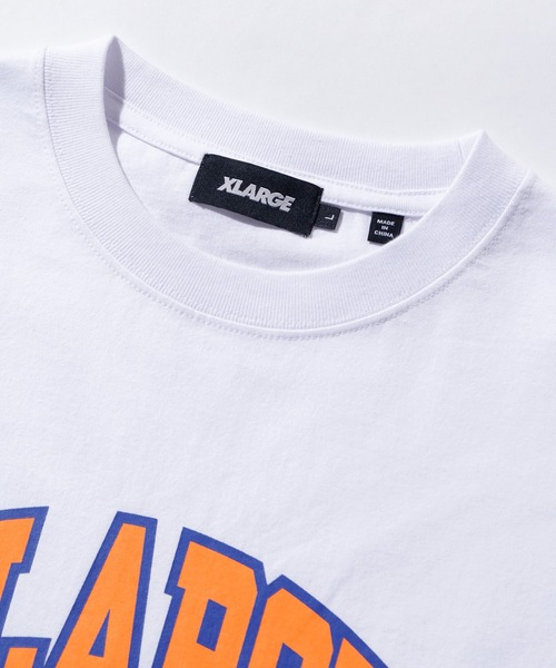 XLARGE（エクストララージ）の「COLLEGE LOGO S/S TEE（Tシャツ/カットソー・メンズ・ホワイト/パープル/ブラック・S/M/L/XL）」の9枚目の写真